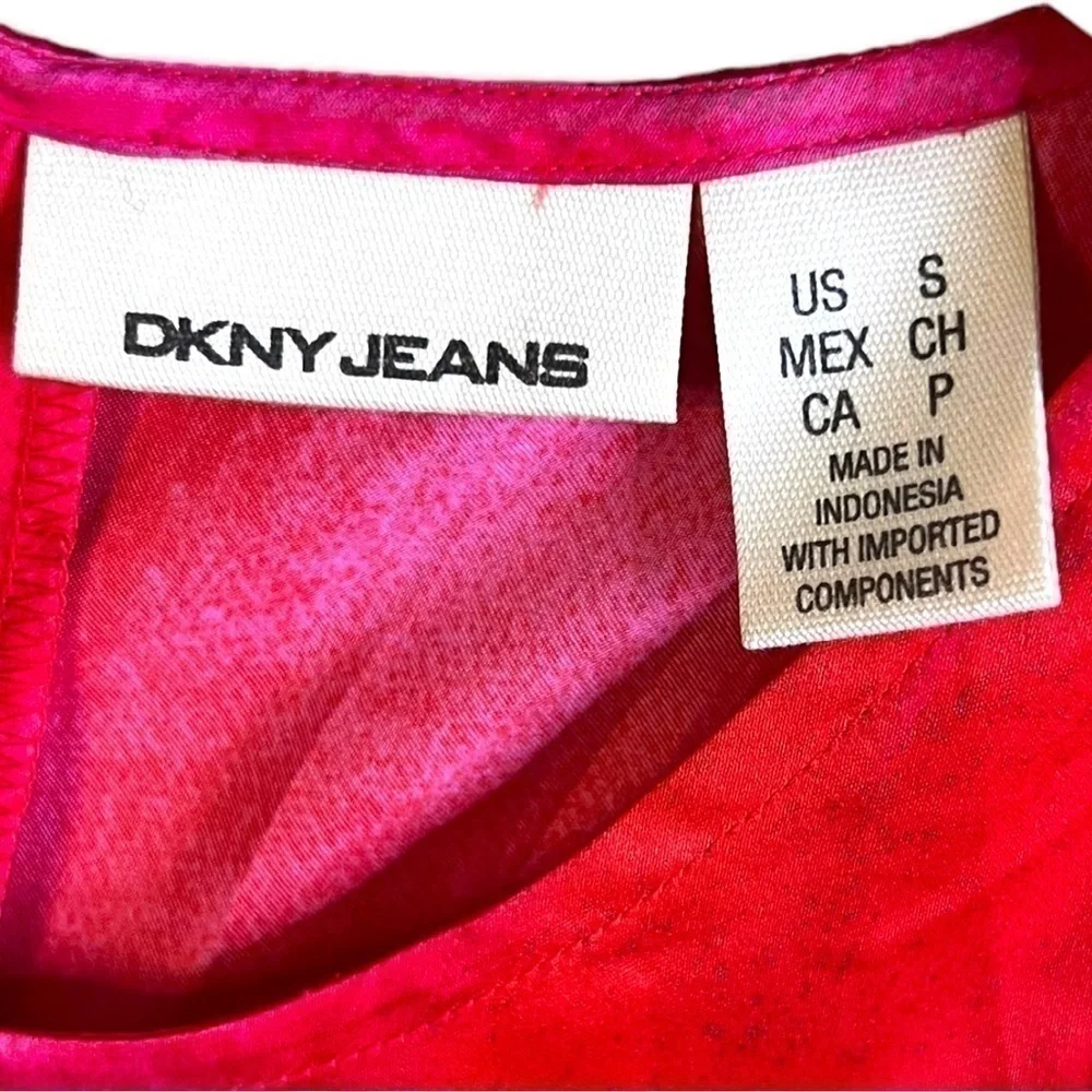 Dkny Beautiful Satin Like Red Zip Back Blouse, Size Small - Picture 3 of 4
